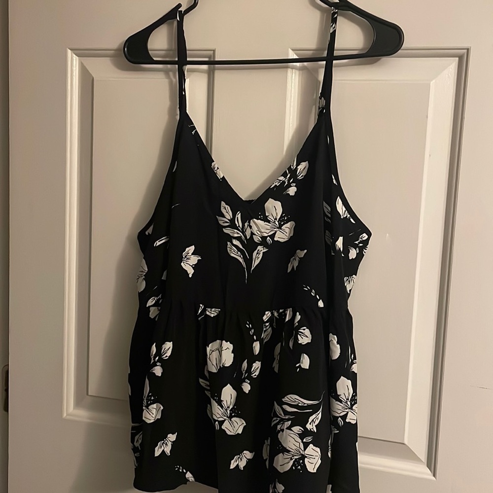 Black & white flower tank!